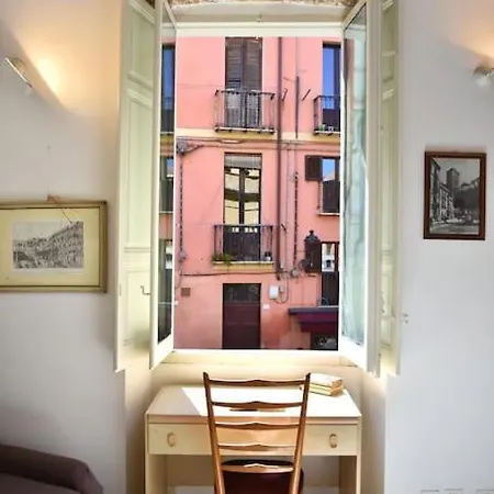 Sinclair , Loft In Center With Original Romantic Fresco